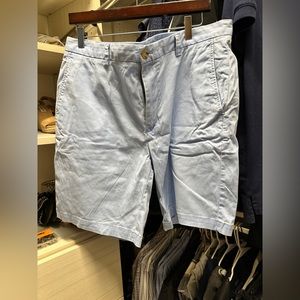 Like New- Mens vineyard Vines short Size 36